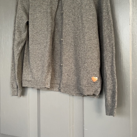 Girls H&M gray cardigan cotton sweater. Like new. Size 4-6Y. - Picture 3 of 6